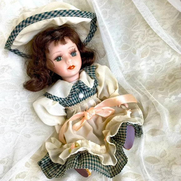 Girl Porcelain Doll in Lace & Bow Dress & Hat with Curly Hair 8" - Picture 2 of 8